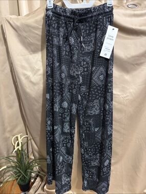 Love Poem Black Bandana Print Lounge Pants